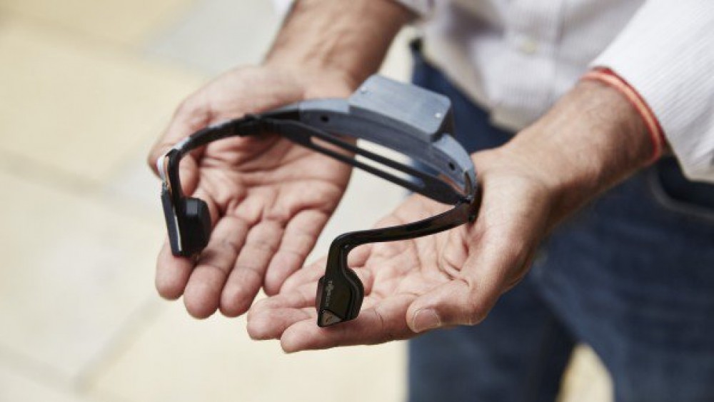 سماعة ثلاثية الابعاد