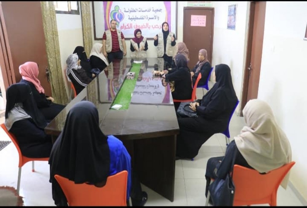 خدمات الطفولة تستأنف أنشطتها التثقيفية والصحية للنساء بشرق غزة