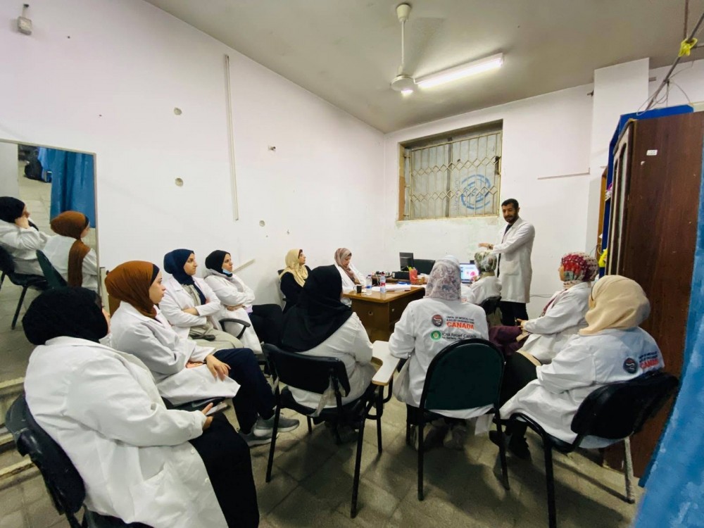 قسم العلاج الطبيعي بمشفى الرنتيسي ينظم محاضرة علمية