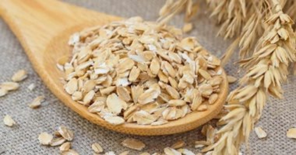 تناول الشوفان والتوت يساعدان على تخفيف آلام التهاب المفاصل