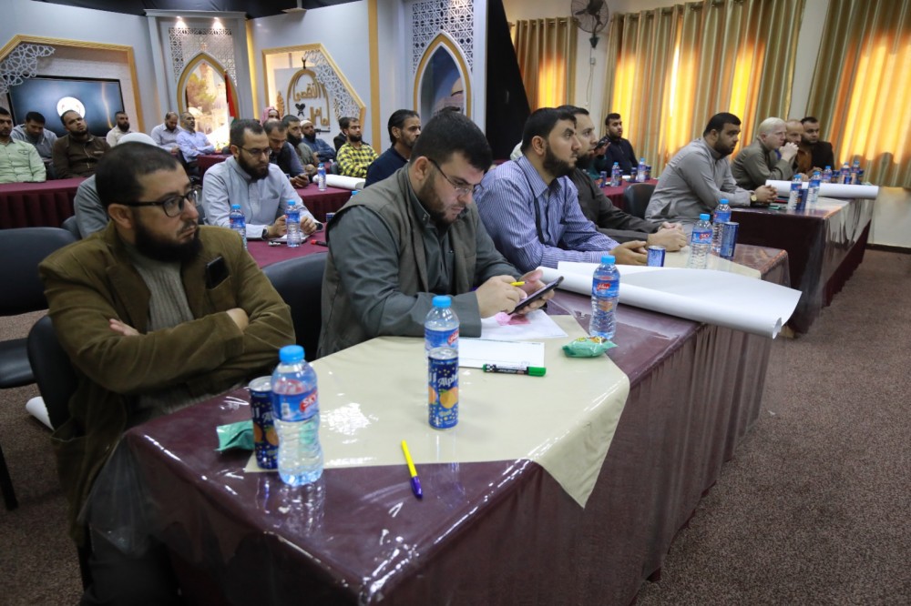 الأوقاف تناقش