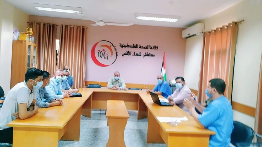 اجتماعٍ عقده  رئيس لجنة الطوارئ في المحافظة الوسطى د.كمال خطاب، بأعضاء لجنة الطوارئ المركزية