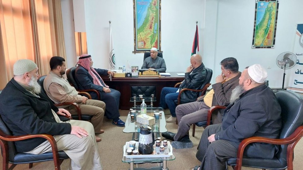 مدير أوقاف رفح يبحث آليات تطوير مرافق مقبرة تل السلطان
