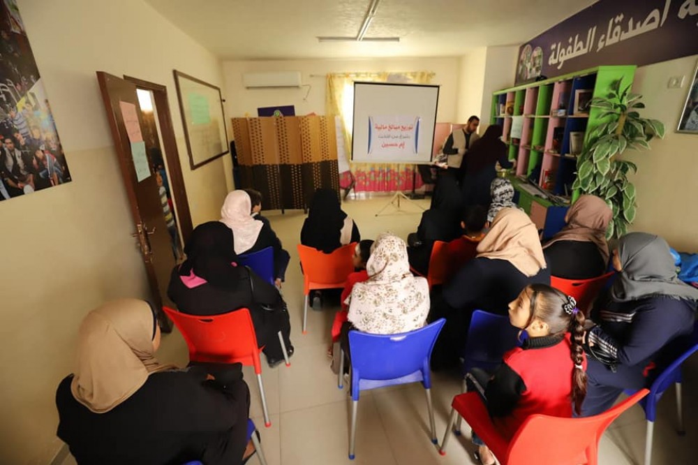 خدمات الطفولة توزع مساعدات مالية عاجلة لأسر الأطفال ذوي الإعاقة