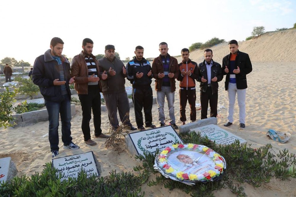 زيارة قبر الصحفي محمد جودة