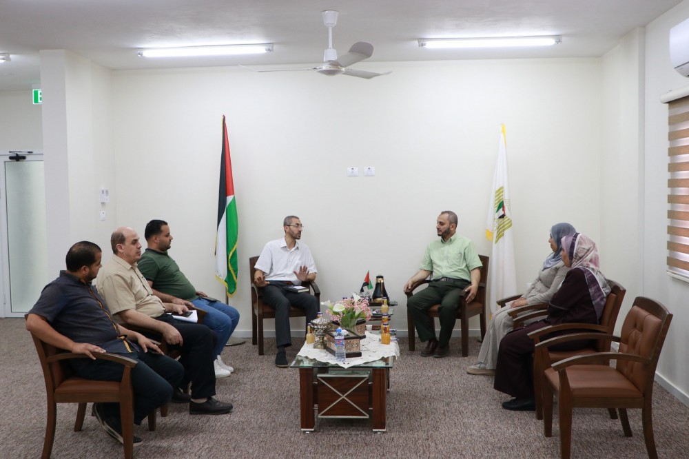 الغصين يناقش العديد من القضايا الشبابية مع مركز حضارة الشبابي