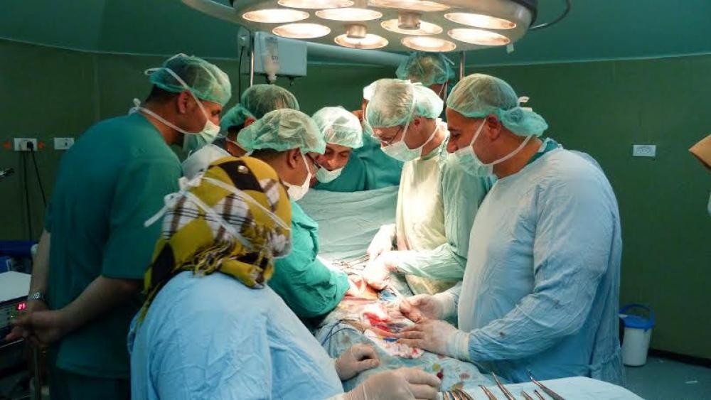 جراحة الأعصاب بالأوروبي يجري عملية لإنقاذ شابة من الشلل الرباعي
