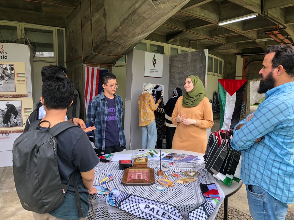 مشاهد من المعرض