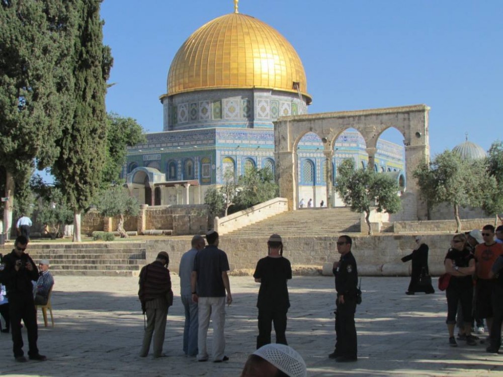 مستوطنون يقتحمون الأقصى