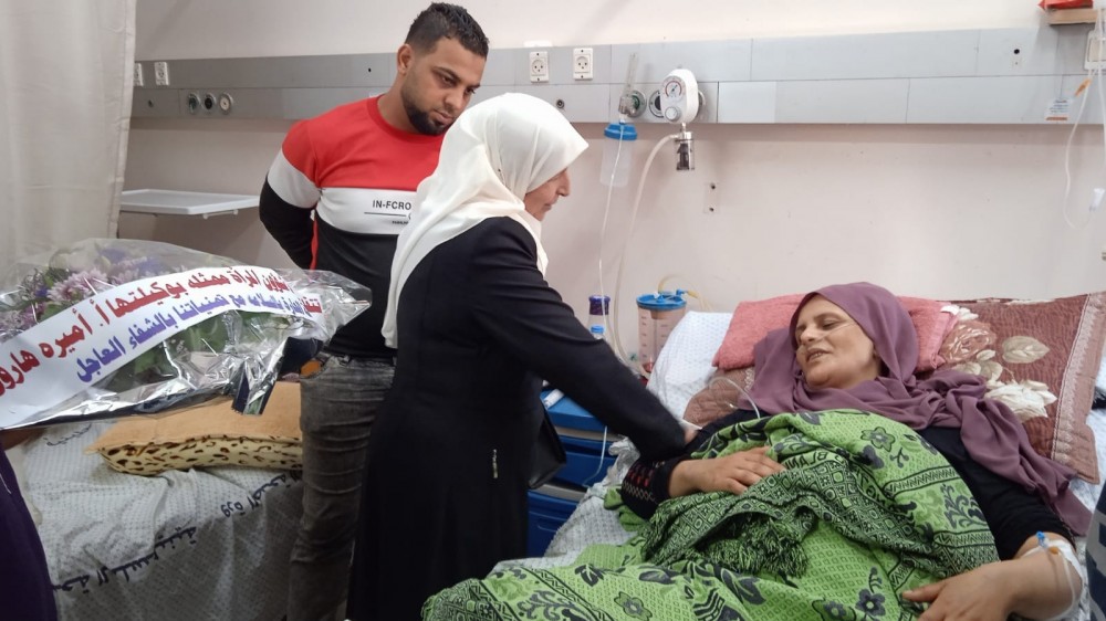 شؤون المرأة تتفقد الأسر المتضررة والجريحات في العدوان الأخير