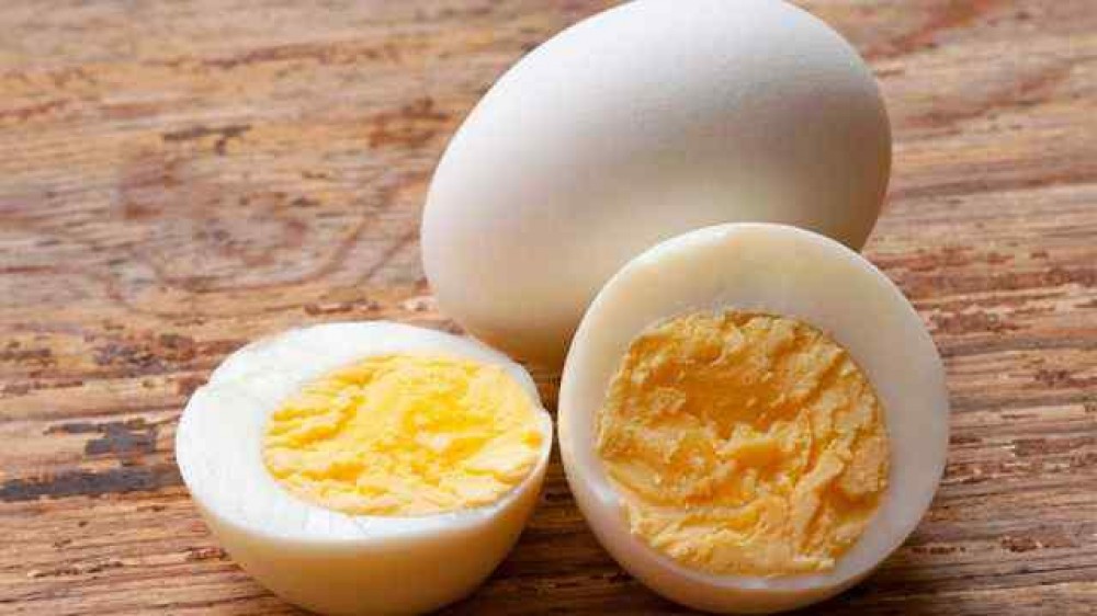حيل تتأكد بها من نجاح البيض المسلوق