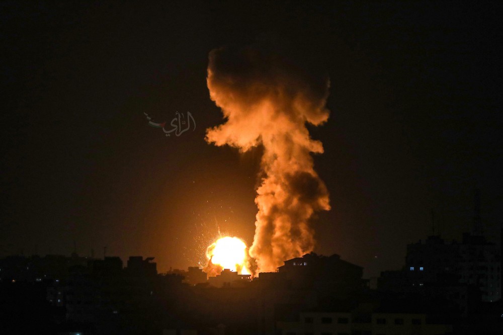 جانب من غارات الاحتلال على قطاع غزة الليلة