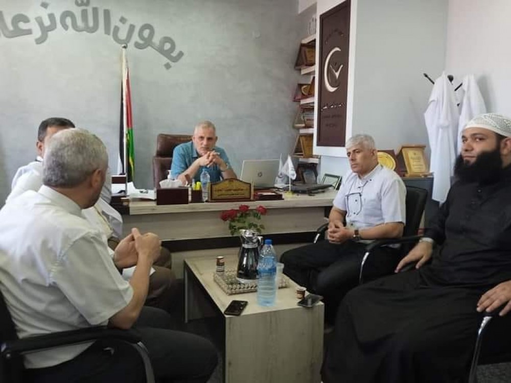 مجمع ناصر الطبي يتسلم جهاز تخطيط قلب للأطفال 