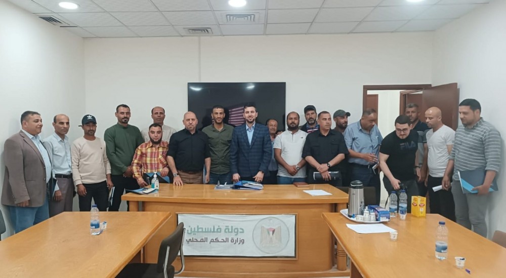 الحكم المحلي تناقش احتياجات المنقذين البحريين