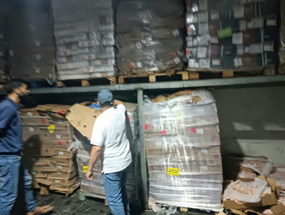 الاقتصاد تضبط عشرات الأطنان من السلع المخالفة خلال الأسبوع الرابع من سبتمبر