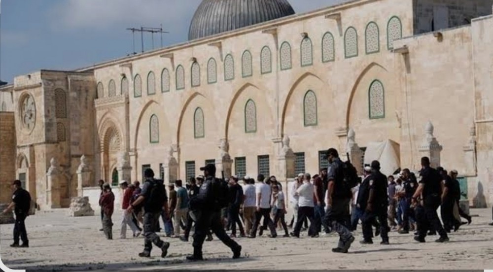 الأوقاف تدين الاعتداءات والانتهاكات المستمرة في المسجد الأقصى