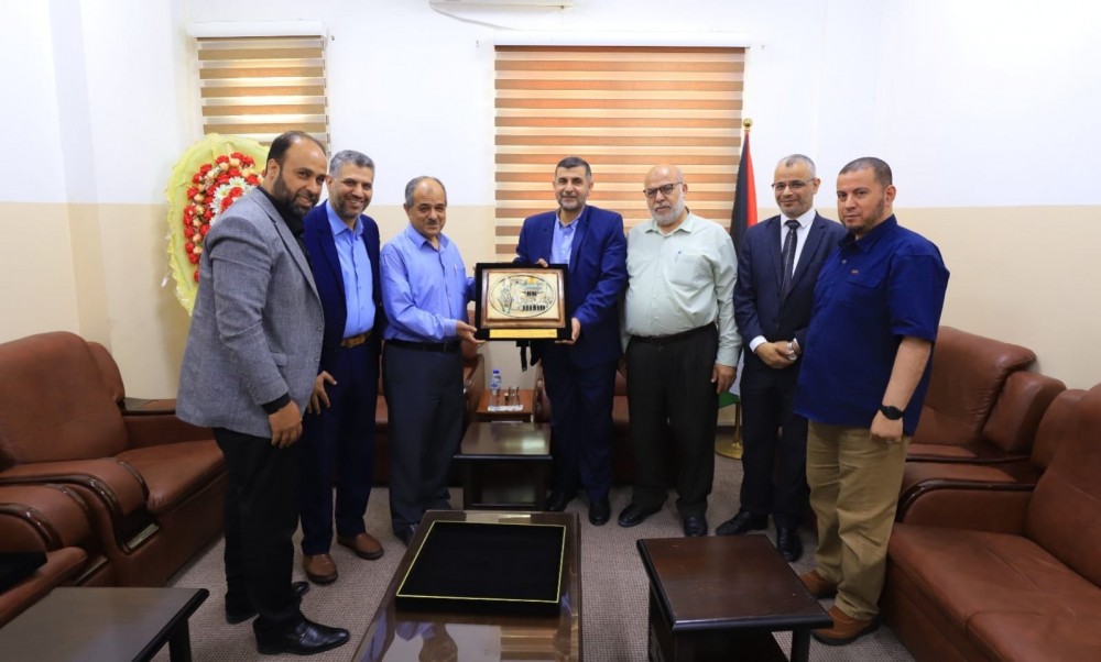 التعليم يعزز التعاون مع  كلية العودة الجامعية