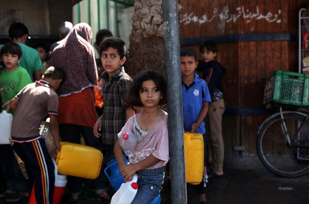 الكهرباء والمياه في غزة أزمتان متلاصقتان