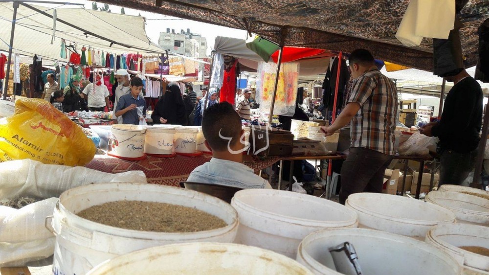 سوق شارع الأربعاء بخان يونس- من الأرشيف