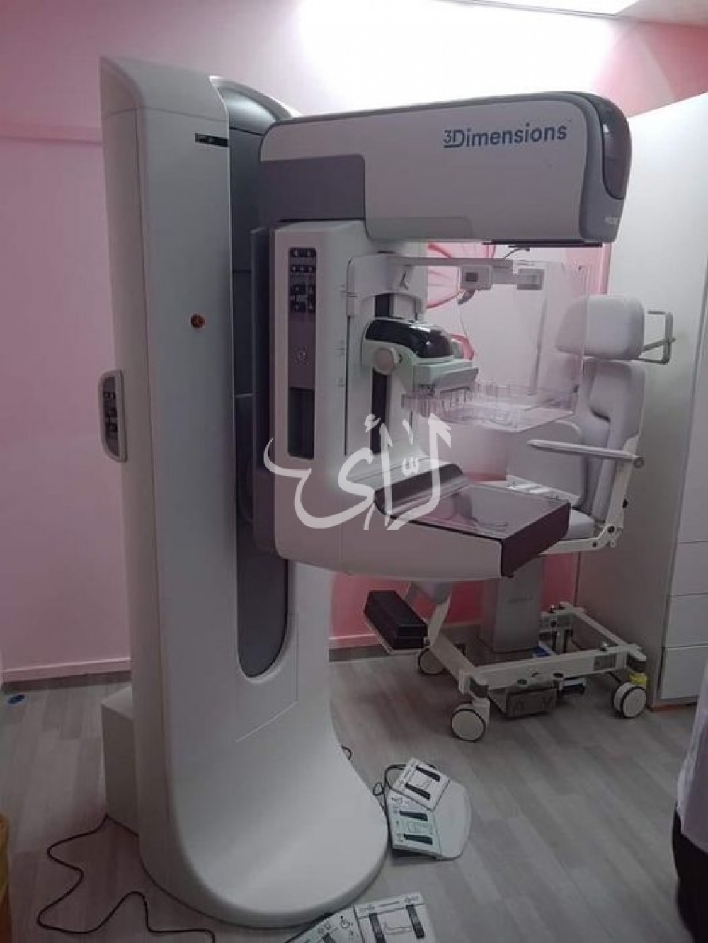 مجمع ناصر يستلم جهازاً متطوراً للكشف المبكر عن سرطان الثدي