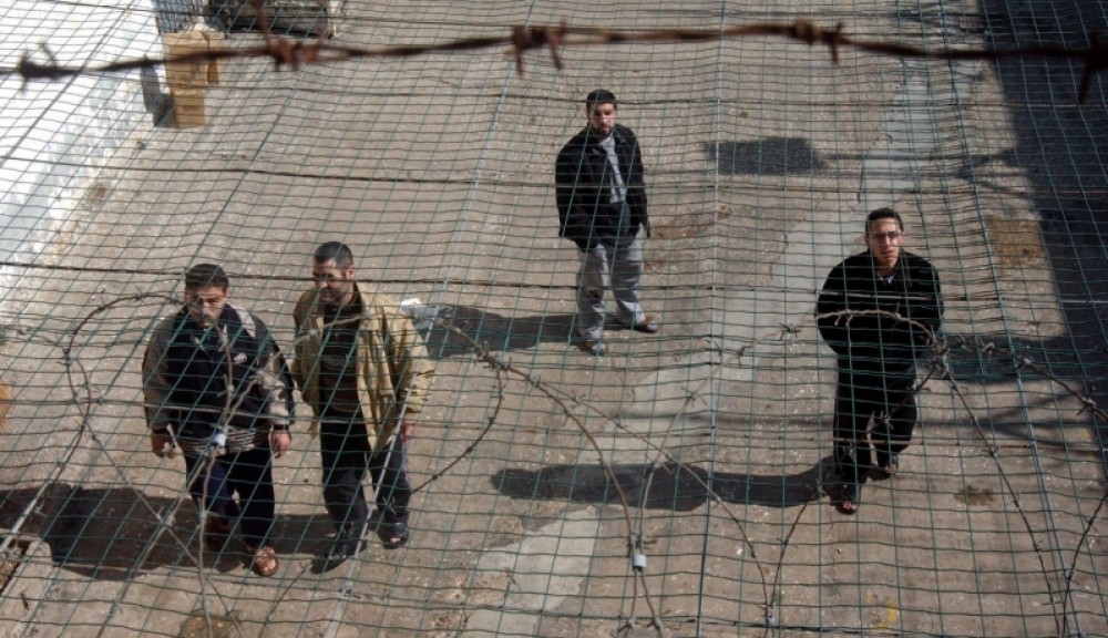 أسرى في سجون الاحتلال 