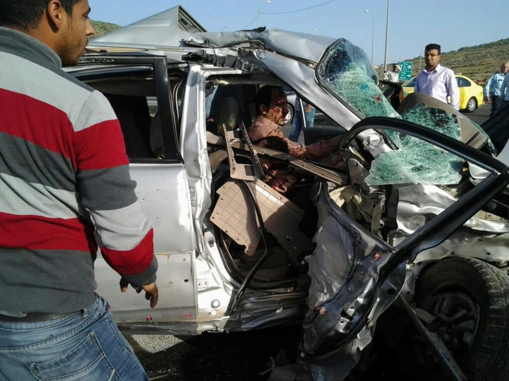 جانب من حادث المرور الذي وقع صباح اليوم