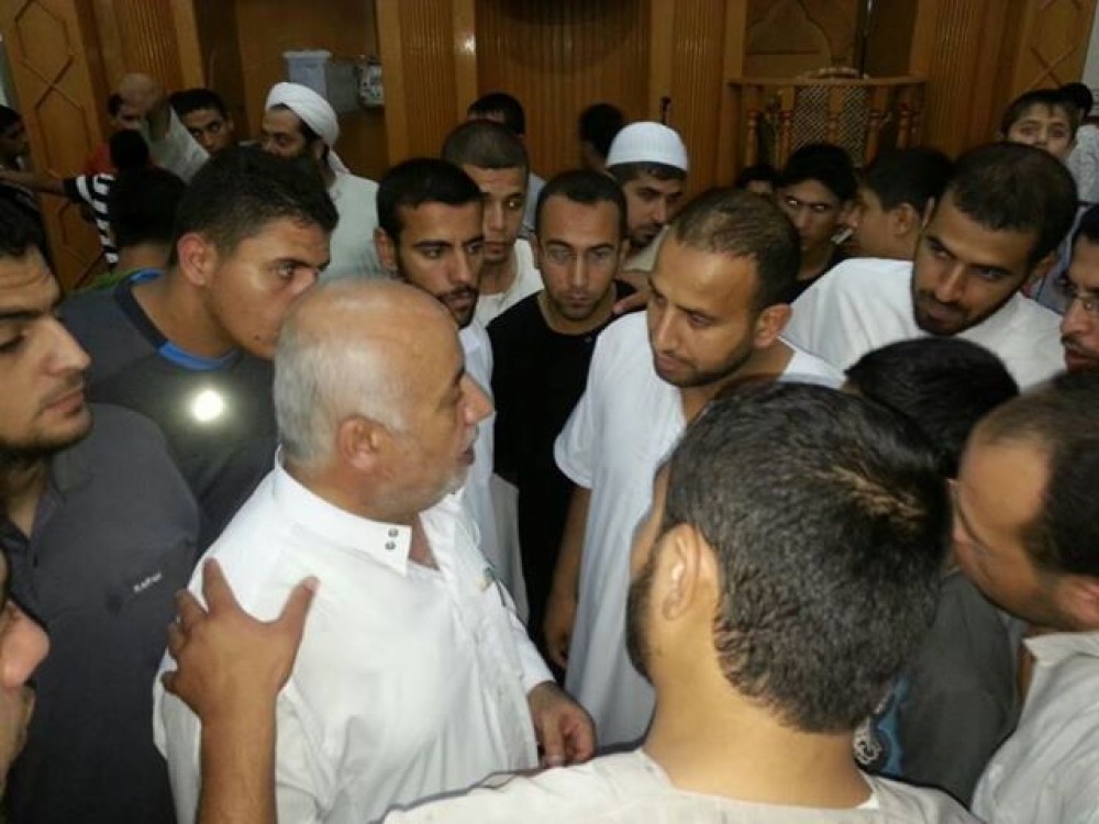 النائب العام مع المواطنين بمسجد الجمعية - تصوير/عبدالله درويش