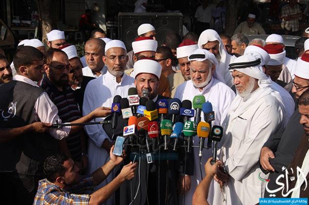 جانب من وقفة العلماء تنديدًا بسفك الدماء في مصر