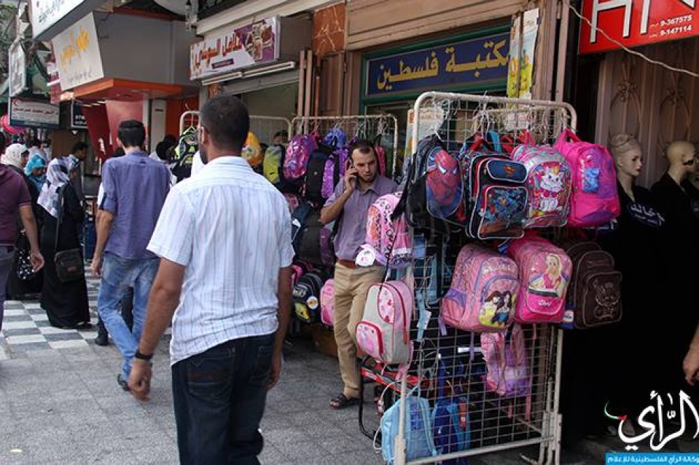 حركة شرائية ضعيفة تشهدها أسواق بيع مستلزمات المدارس
