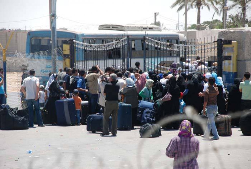 عالقون على معبر رفح 