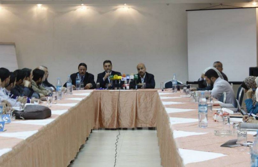 صورة من جلسة المناقشة