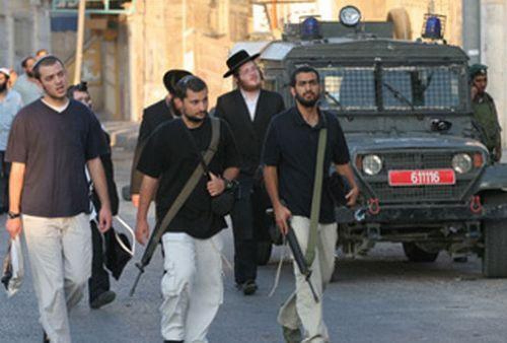 مستوطنون يقتحمون مدن فلسطينية