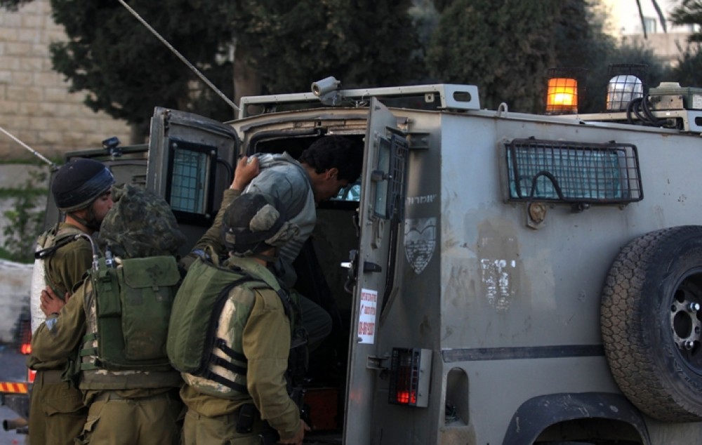اعتقال شاب فلسطيني
