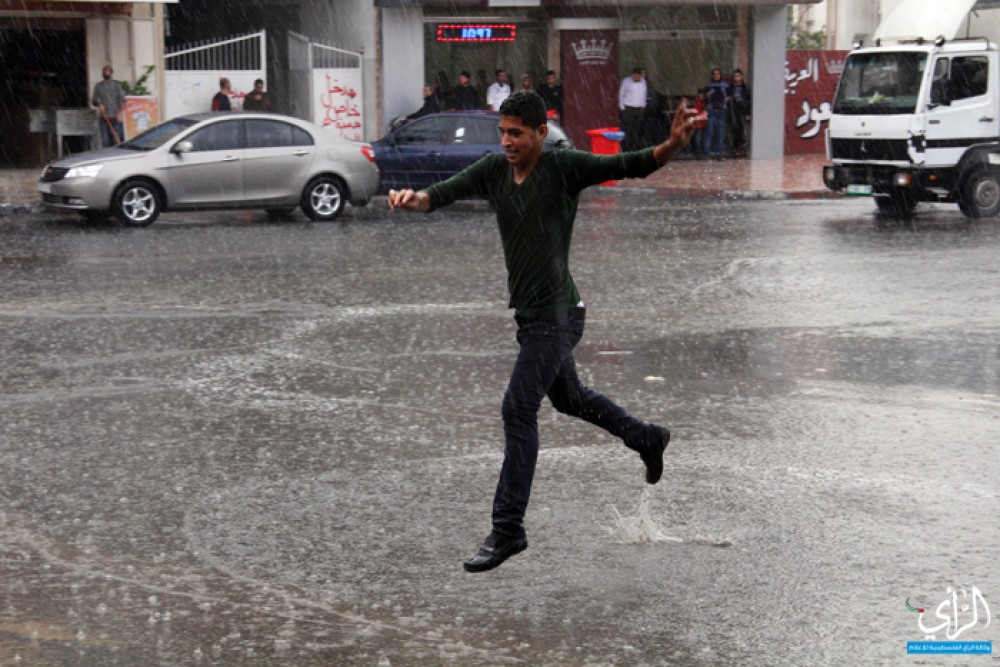هطول المطر على غزة 