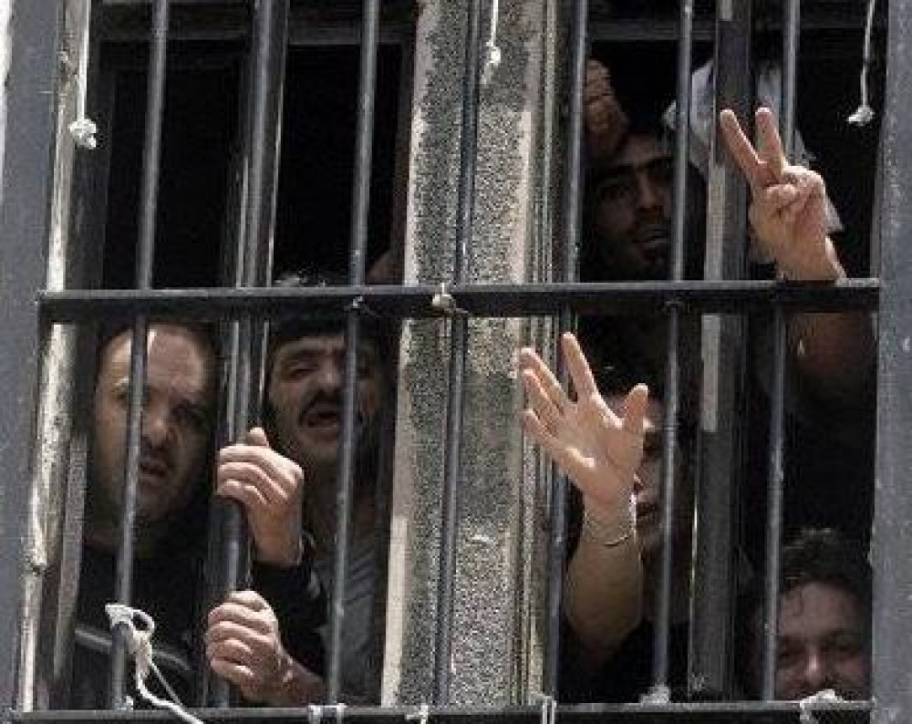 المعتقلين الفلسطينين في سجون الاحتلال