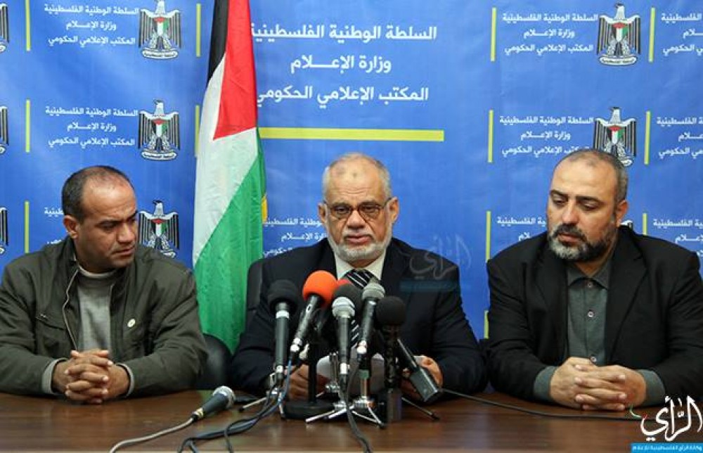 وزير الأسرى عطا الله أبو السبح خلال المؤتمر الصحفي