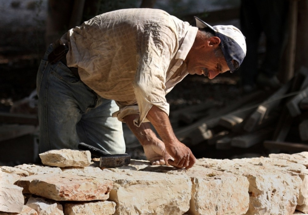 أحد العمال بغزة
