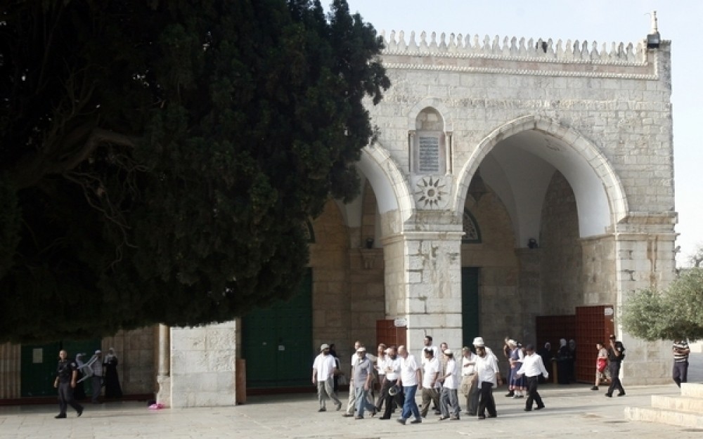 مستوطنون داخل باحات المسجد الأقصى 