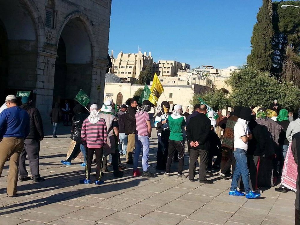 مرابطون داخل باحات الأقصى 