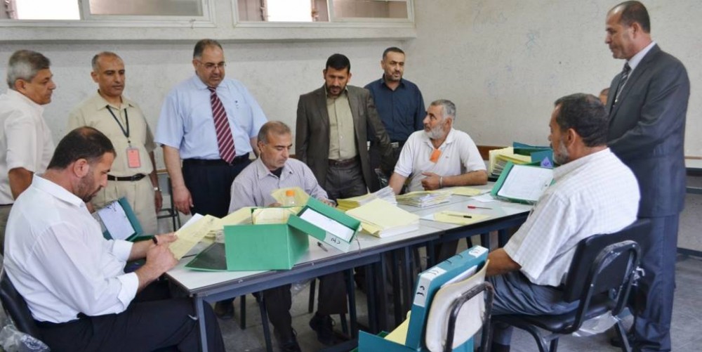 خلال تفقد الوكيل ثابت لجان تصحيح امتحانات التوجيهي 
