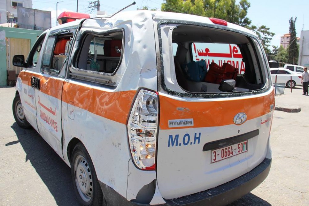 سيارة إسعاف مدمرة 