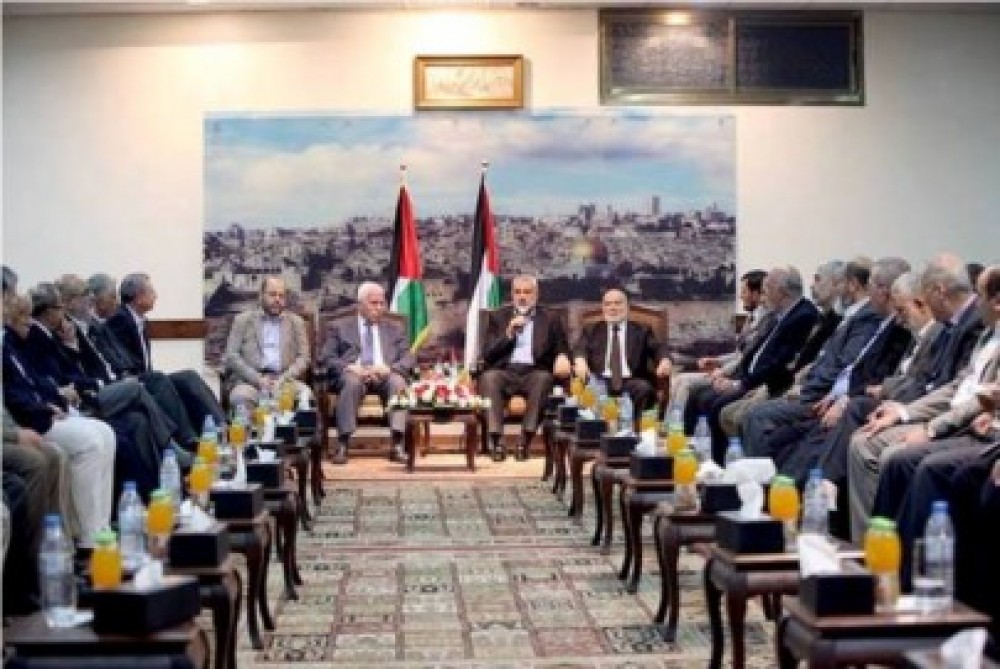 لقاء جمع حركتي حماس وفتح قبيل التوقيع على اتفاق المصالحة