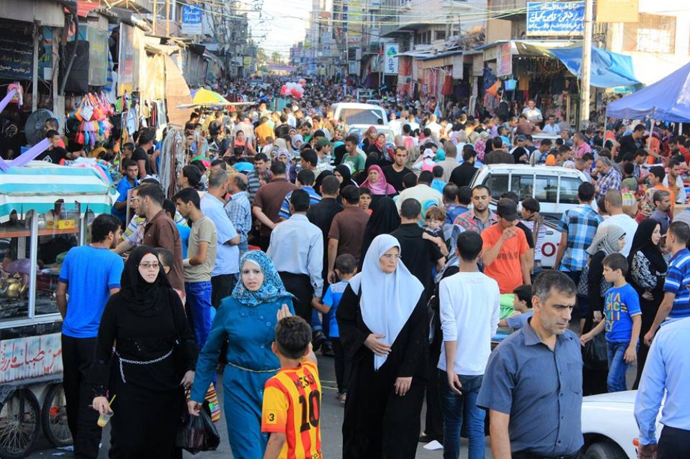 اكتظاظ الاسواق بالمواطنين استعداداً للعيد 