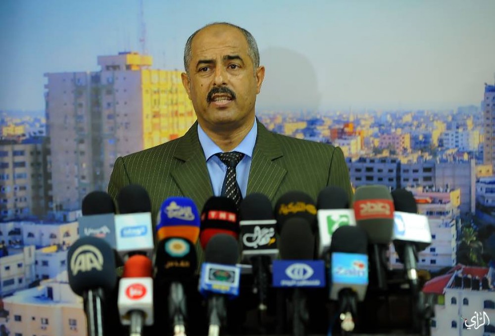 نقيب الموظفين محمد صيام خلال المؤتمر الصحفي 