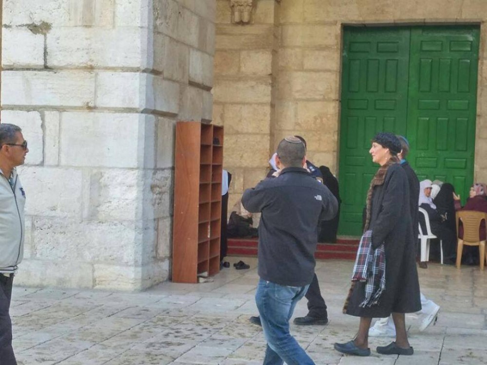 جانب من اقتحام المستوطنين لباحات الأقصى صباح اليوم