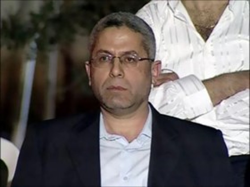 كاتب فلسطيني مقيم في لبنان
