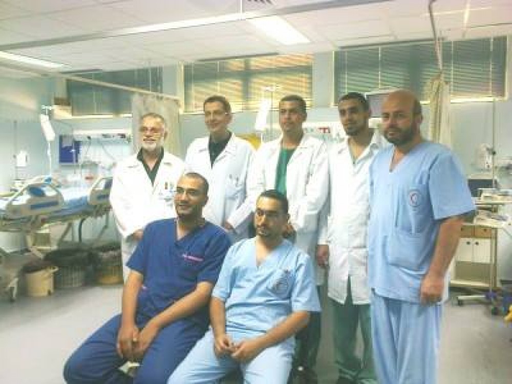 طاقم طبي بمجمع الشفاء 