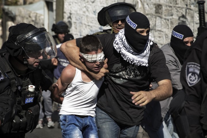 Israeli occupation detains two Palestinian children in occupied Jerusalem