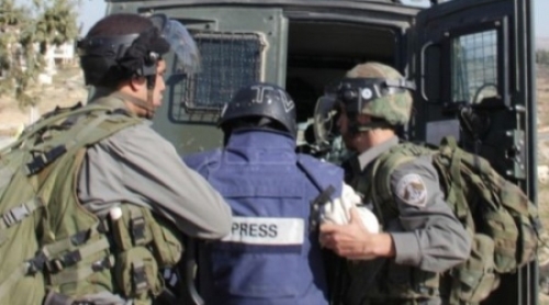 Israeli forces assault, detain Palestinian journalists in WB