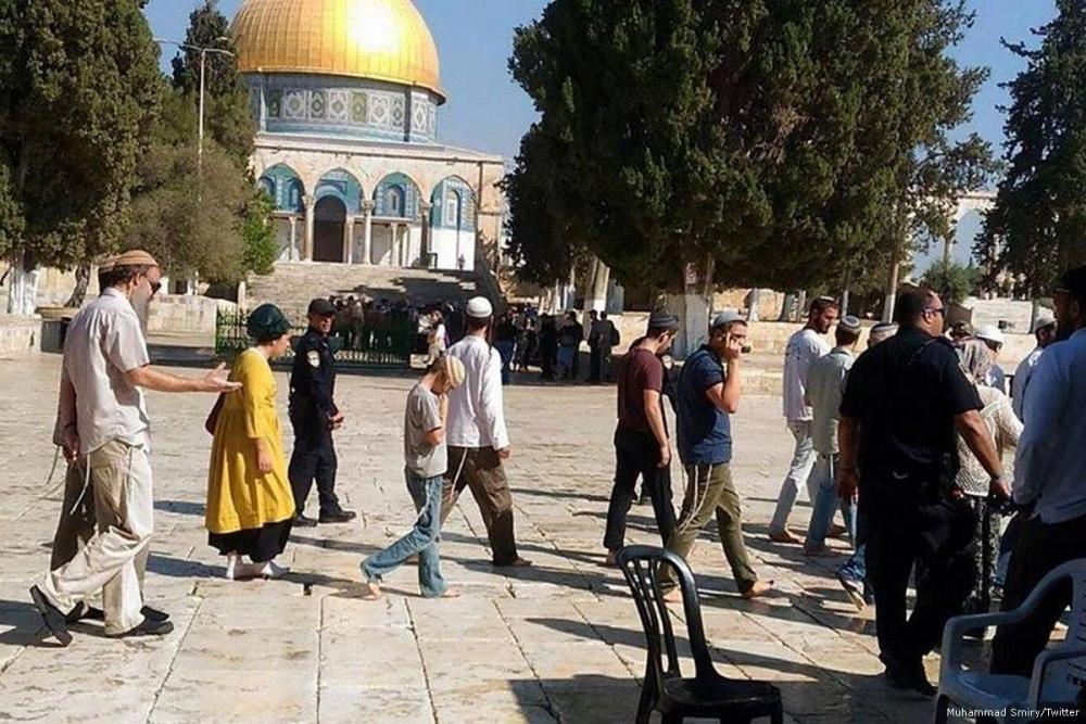 Dozens of Israeli settlers break into al-Aqsa Mosque Compound